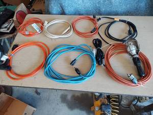 lot 1185 image: assorted Extension Cords