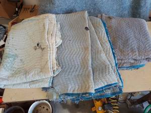 lot 2692 image: 3 moving pads