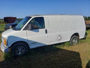 lot 7 image: 1998 Chevrolet 2500 Cargo Van