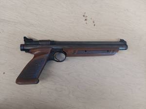 lot 2702 image: Crosman Model 1377 BB Pistol