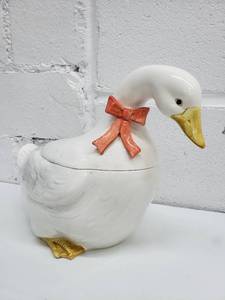 lot 1795 image: Mother Goose Cookie Jar