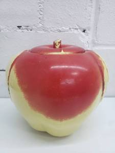lot 1808 image: Apple Cookie Jar