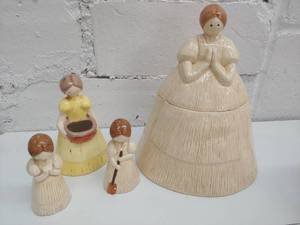 lot 1810 image: Ceramic Maidens