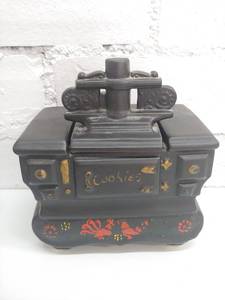 lot 1829 image: McCoy Cook Stove Cookie Jar