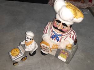 lot 1837 image: Italian Baker Jar