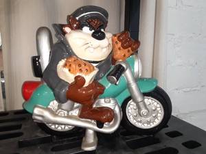 lot 1841 image: Moto Taz Jar