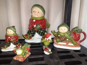 lot 1842 image: Little Winter Boy Set