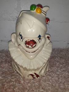 lot 1846 image: McCoy Clown Cookie Jar
