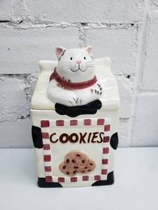 lot 1856 image: Spotted Cat Cookie Jar
