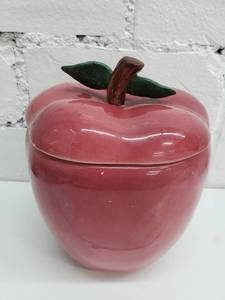 lot 1878 image: Apple Cookie Jar