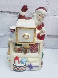 lot 1895 image: Santa Photo Booth Cookie Jar