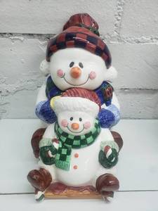 lot 1899 image: Snowmen Sledding Cookie Jar