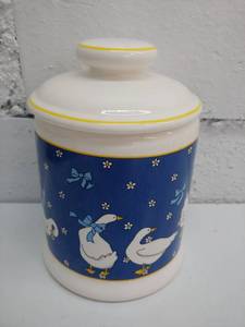 lot 2309 image: Small BlueYellow Duck Jar