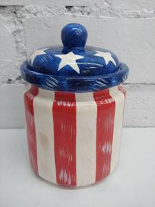 lot 2311 image: Small American Flag Cookie Jar
