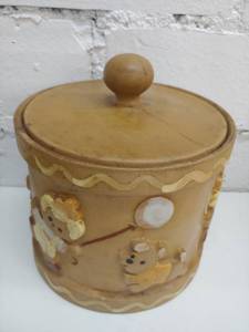 lot 2324 image: Gingerbread Cookie Jar