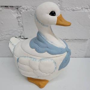lot 2350 image: Matte Goose Cookie Jar