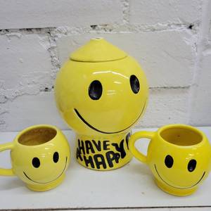 lot 2351 image: Happy Day Set