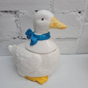 lot 2364 image: Blue Bow Goose Cookie Jar