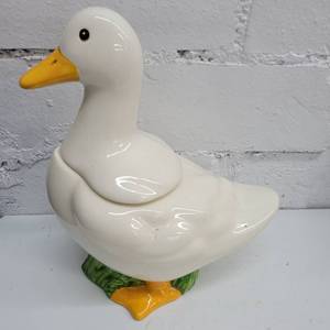 lot 2373 image: Duck Cookie Jar
