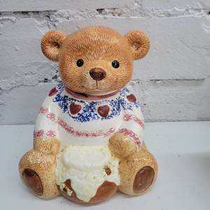 lot 2375 image: Honey Bear Cookie Jar