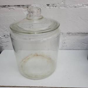 lot 2378 image: Large Clear Jar