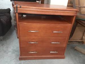 lot 1641 image: Dresser & Nightstands