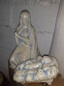 lot 1716 image: Ceramic Mary and Jesus