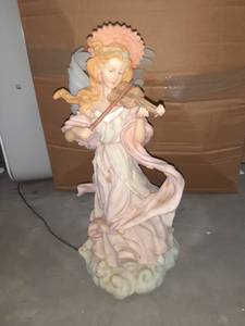 lot 2129 image: Ceramic Angel
