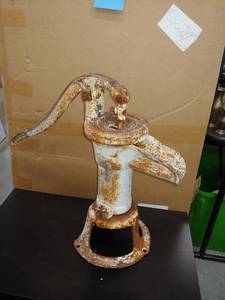lot 2806 image: Vintage Hand Pump