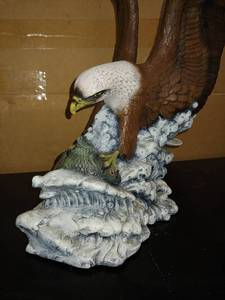 lot 2808 image: Eagle Decoration