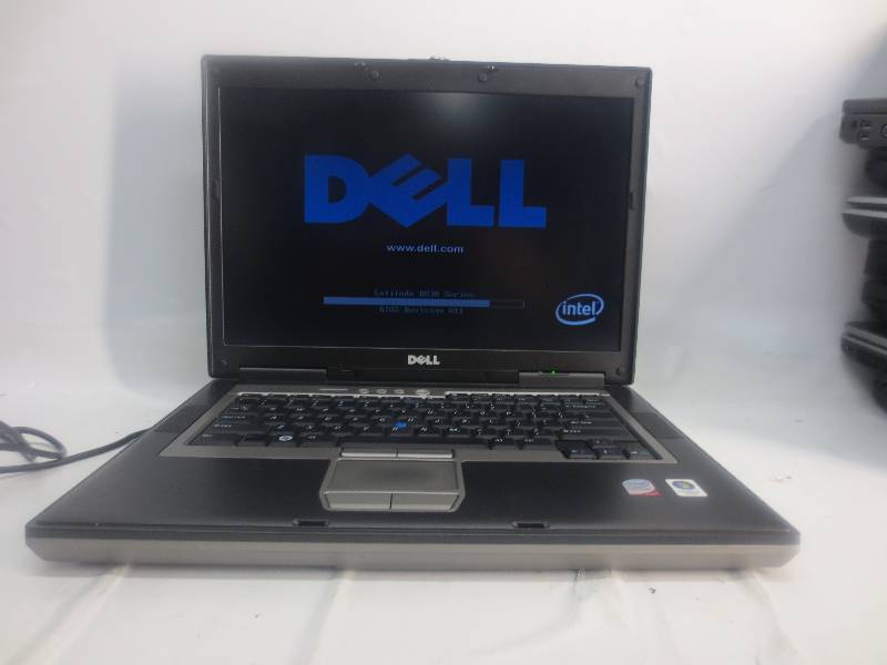 lot 32 image: DELL LATITUDE D830