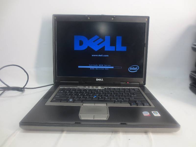 lot 33 image: DELL LATITUDE D830