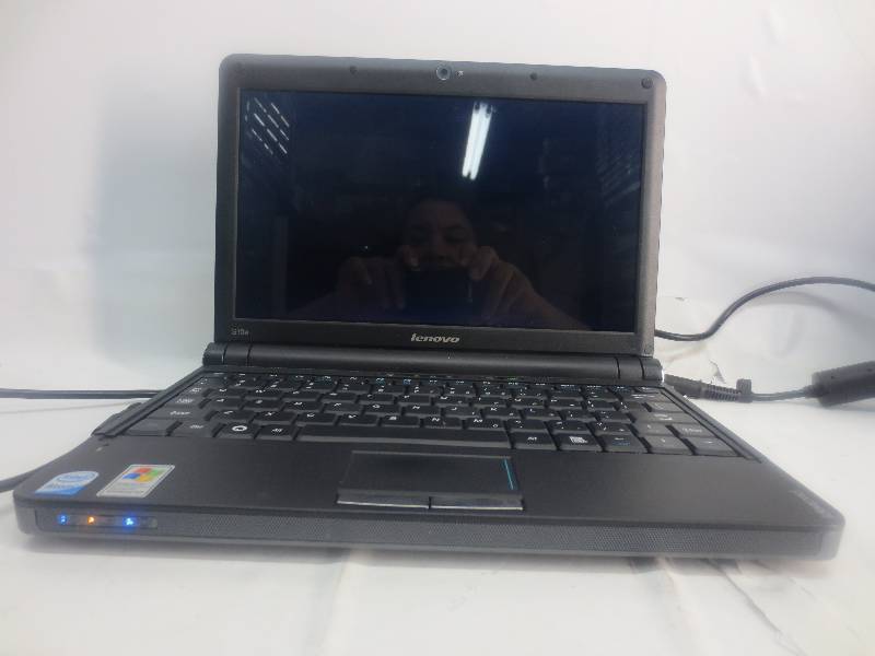 lot 40 image: LENOVO ideapad