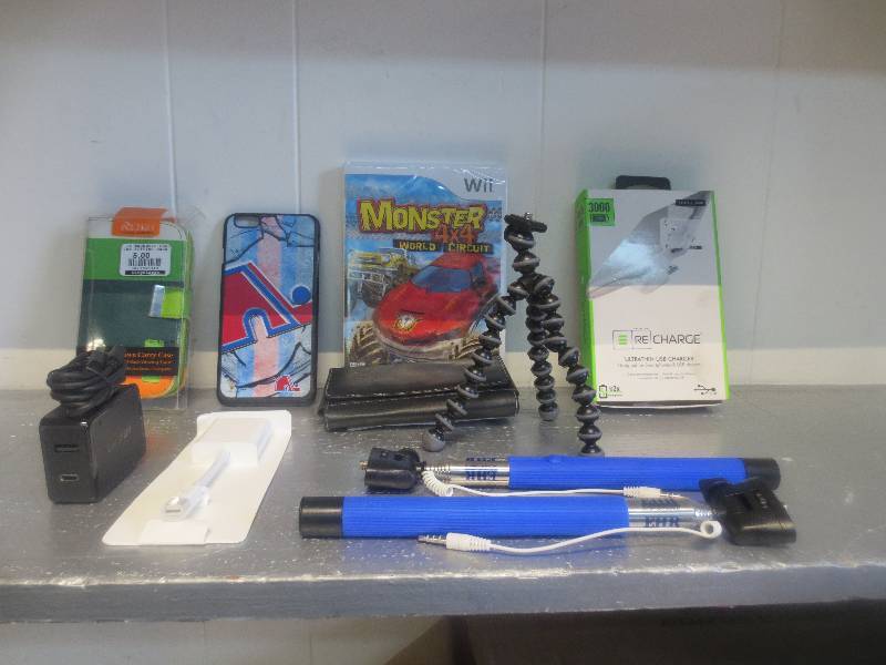 lot 62 image: LOT OF MISC ITEMS