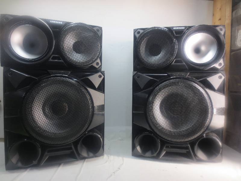 lot 66 image: SAMSUNG SPEAKER SYSTEM VERY NICE