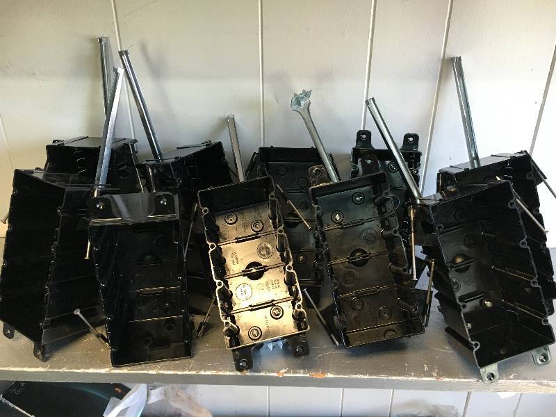 lot 128 image: LOT OF 10 ELECTRICAL BOXES