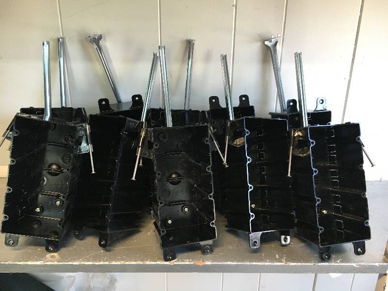 lot 131 image: LOT OF 10 ELECTRICAL BOXES