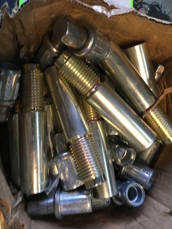 lot 180 image: LOT OF LUG NUTS