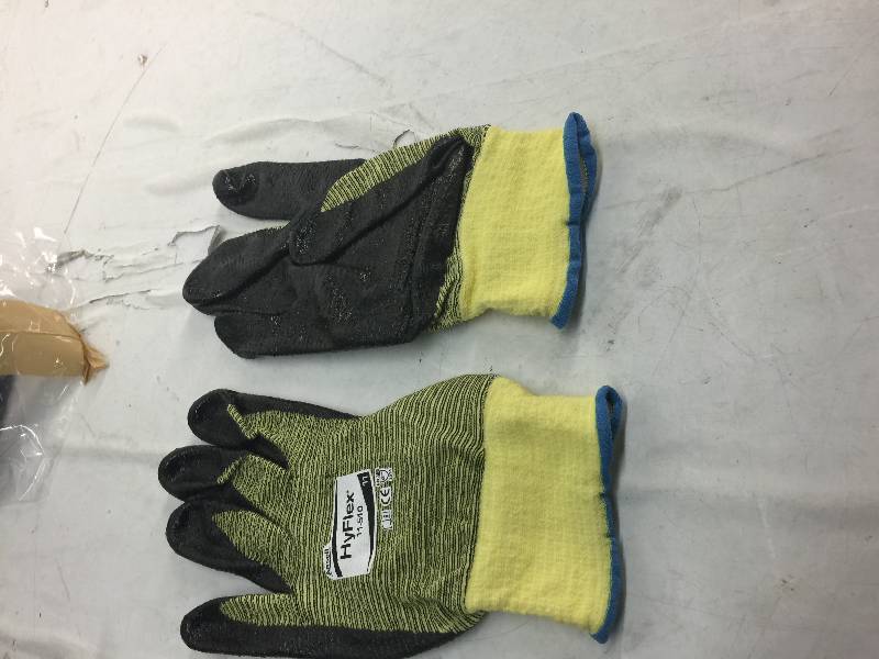 lot 104 image: LOT OF 6 ANSELL HYFLEX GLOVES
