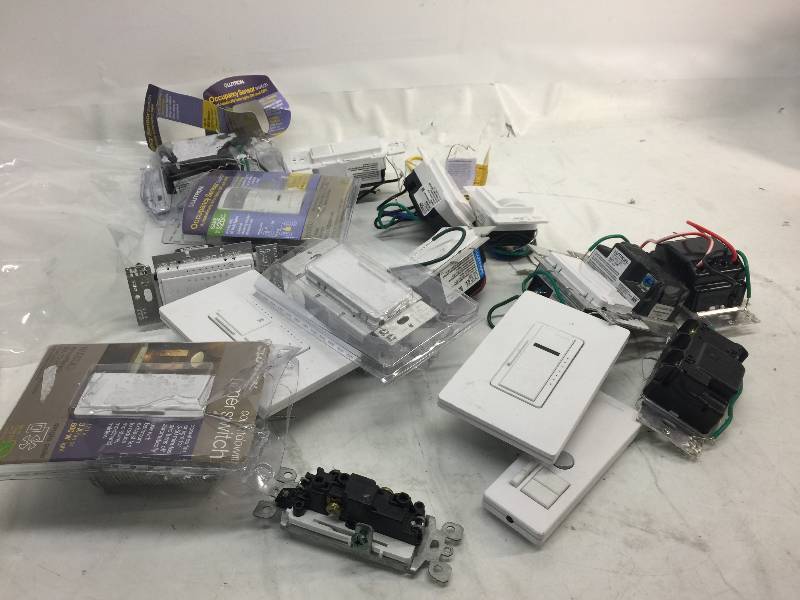 lot 108 image: LOT OF ELECTRICAL SWITCHES
