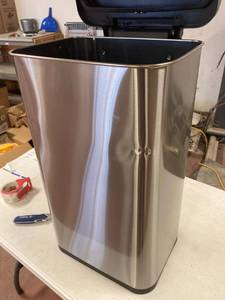 lot 2866 image: Motion Sensor Detection Trash Can Garbage Stainless Steel Large Bin Waste 20 Gal