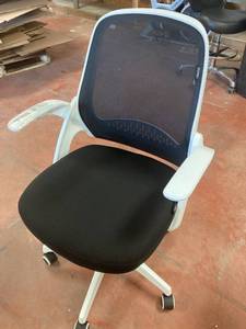 lot 2893 image: Black white office chair