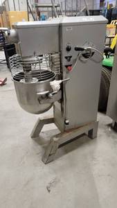 lot 1002 image: SRM 30 Univex Freestanding Mixer