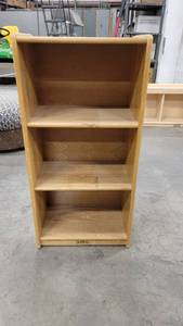 lot 1083 image: 4 Tier Bookshelf