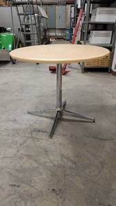 lot 1086 image: 3 ft Repop Round Table