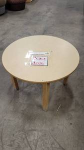 lot 1093 image: Child Size Round Work Table