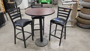 lot 1094 image: Bar Height Round Table with 3 Barstools - Perfect for Man Cave