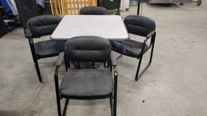 lot 1096 image: Break Lounge Table with 4 Chairs