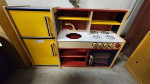 lot 1103 image: Multi Color Childrens Kitchen Set