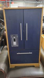 lot 1106 image: Child Size Refridgerator Cabinet